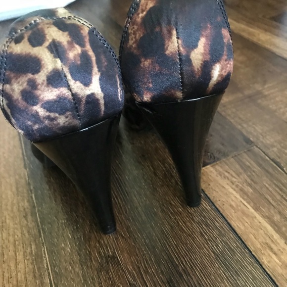 Fergalicious peep toe heels - Picture 2 of 4